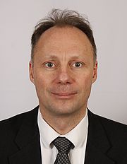 Dr Axel Petzold